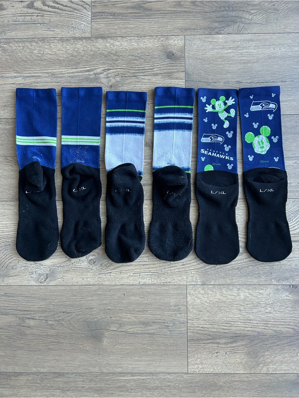 Seattle Seahawks x Disney Crew Socks - Navy & Green - 3 Pairs - Picture 5 of 8